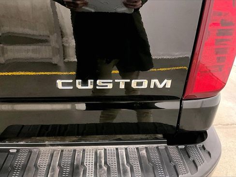 Used 2024 Chevrolet Silverado 2500 Custom image 25