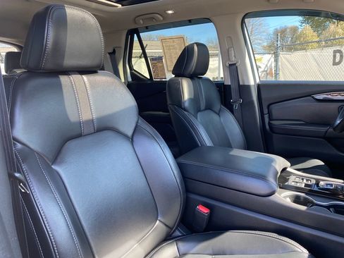 Certified 2023 Honda Pilot Touring image 19