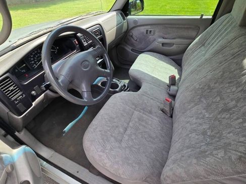 Used 2002 Toyota Tacoma 2WD Regular Cab w/ Enhancement Pkg image 16