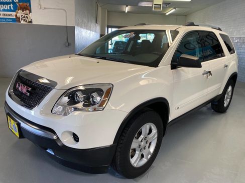 Used 2010 GMC Acadia SL w/ Preferred Package image 3