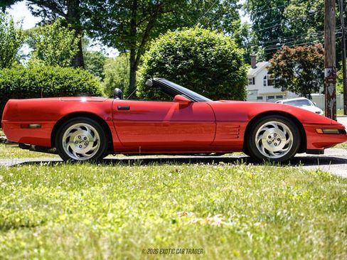 Used 1994 Chevrolet Corvette Convertible RWD image 9