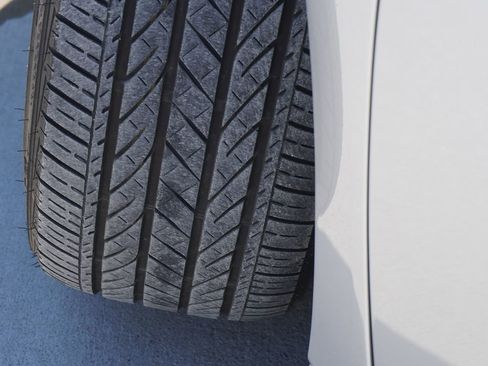 Used 2025 Lexus ES 300h w/ Premium Package image 3