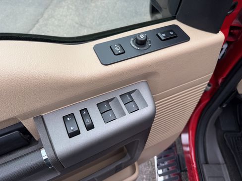 Used 2012 Ford F350 Lariat w/ Chrome Pkg image 8