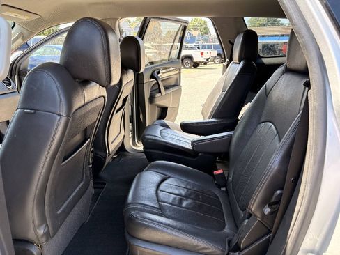Used 2017 Buick Enclave Leather FWD image 22