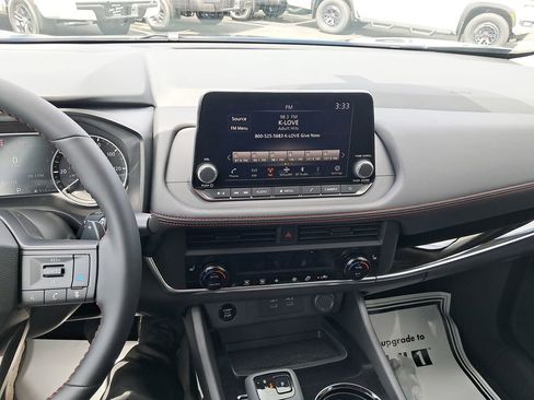 New 2026 Nissan Rogue SV AWD/4WD image 18