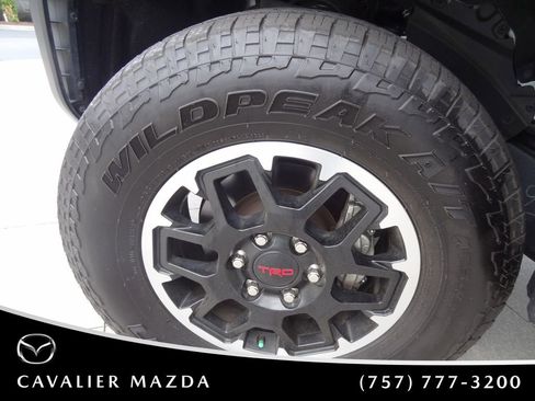 Used 2024 Toyota Tacoma TRD Off-Road w/ TRD Off Road Premium Package AWD/4WD image 43
