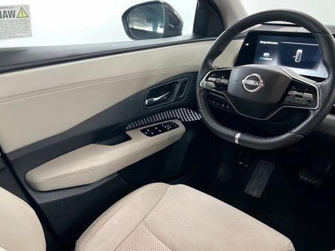 Used 2024 Nissan Ariya AWD image 11