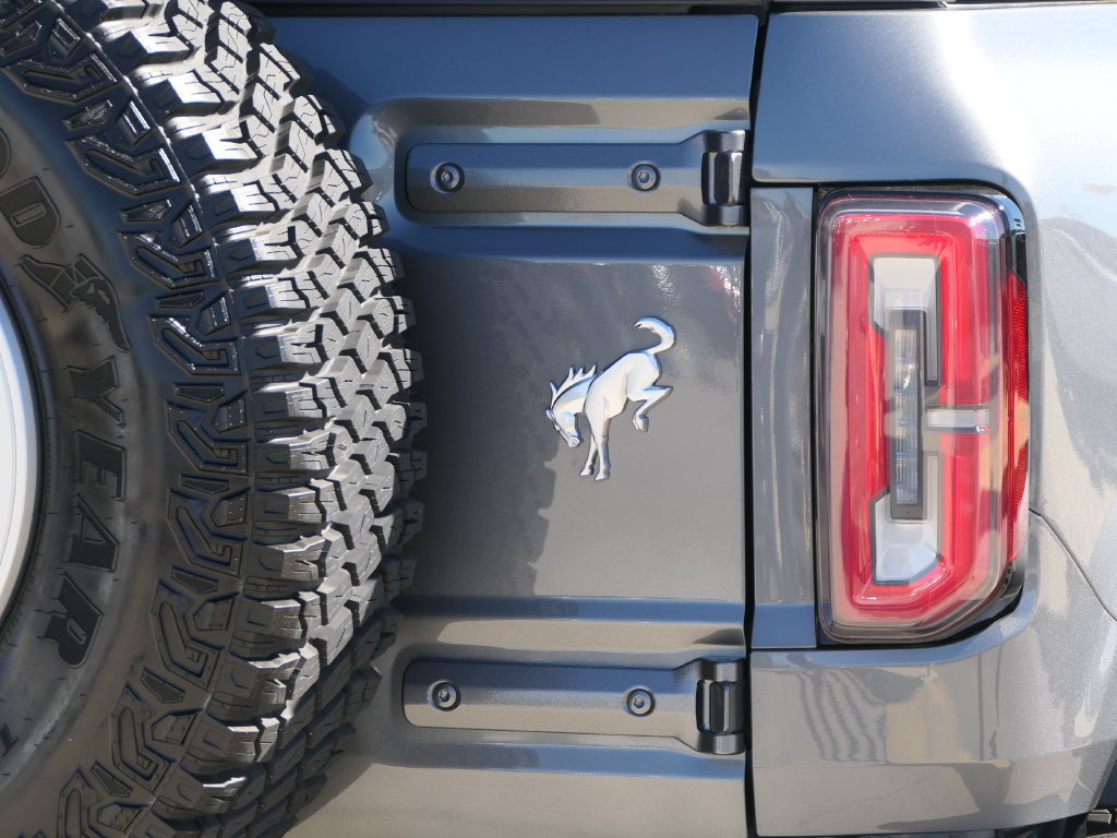 Used 2022 Ford Bronco Outer Banks w/ Sasquatch Package AWD/4WD image 4