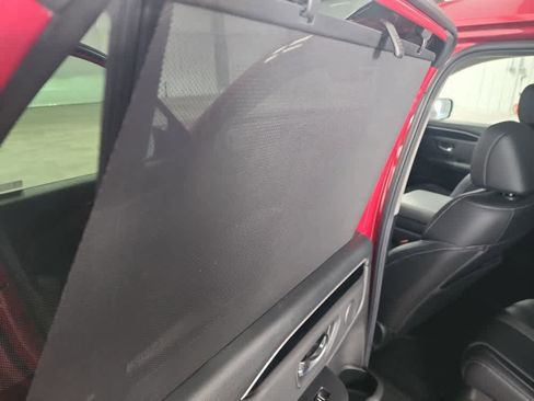 Used 2025 Honda Pilot Touring image 29