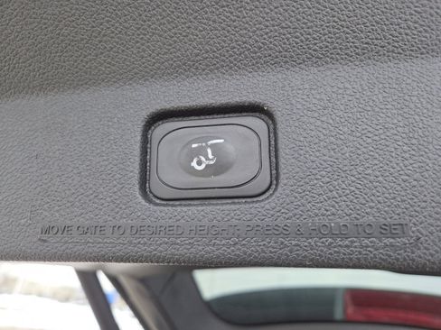 Used 2016 Ford Explorer XLT w/ Equipment Group 202A image 19