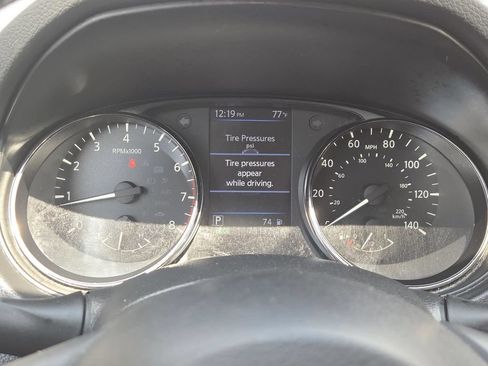 Used 2020 Nissan Rogue SV FWD image 24