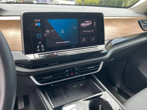 Used 2026 Volkswagen Atlas SE FWD image 17