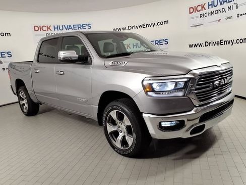 Used 2023 RAM 1500 Laramie AWD/4WD image 3