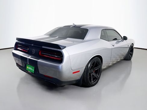 Used 2016 Dodge Challenger SRT Hellcat image 10