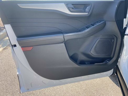 Certified 2024 Ford Escape Active AWD/4WD image 18