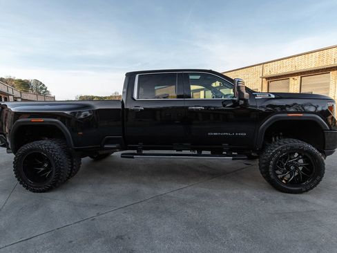 Used 2022 GMC Sierra 3500 Denali image 10