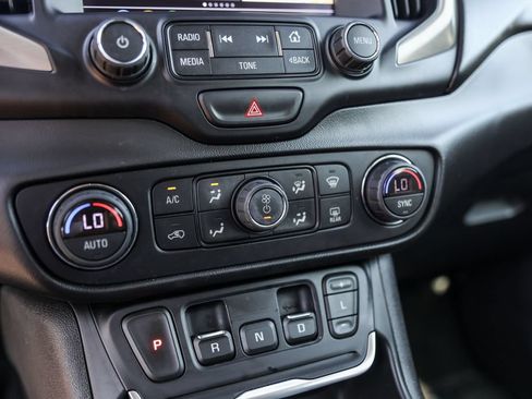 Used 2018 GMC Terrain Denali w/ Advanced Safety Package AWD/4WD image 22