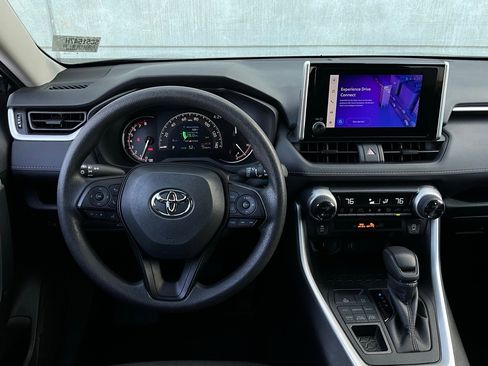 Used 2025 Toyota RAV4 XLE image 14
