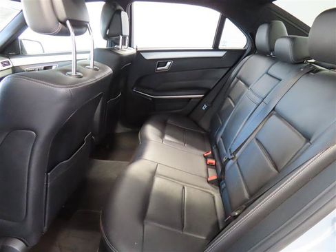 Used 2016 Mercedes-Benz E 350 4MATIC Sedan w/ Premium Package image 32