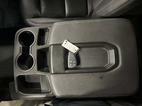 Certified 2025 GMC Sierra 1500 SLT image 27