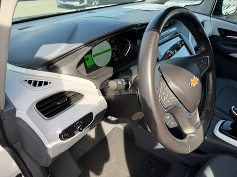 Used 2019 Chevrolet Bolt Premier w/ Infotainment Package image 12