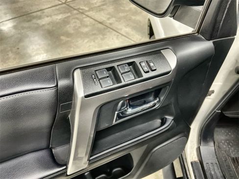 Used 2021 Toyota 4Runner SR5 Premium image 14
