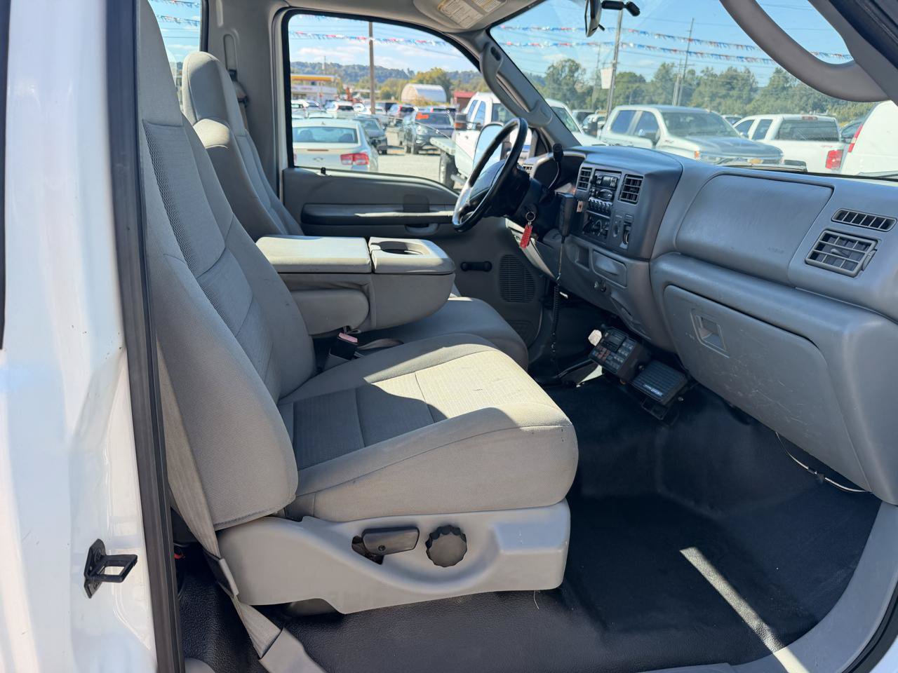 Used 2004 Ford F350 XLT AWD/4WD image 7