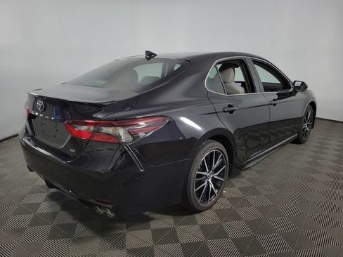 Used 2023 Toyota Camry SE FWD image 8