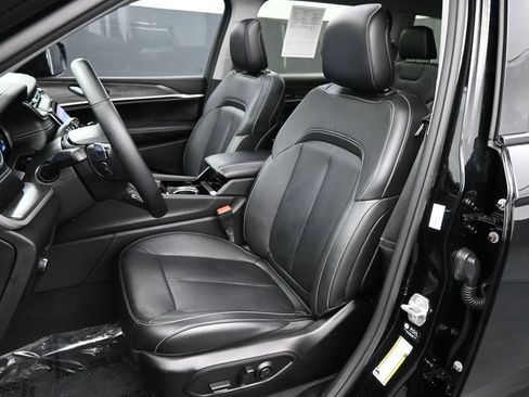 Used 2022 Jeep Grand Cherokee L Limited RWD image 20