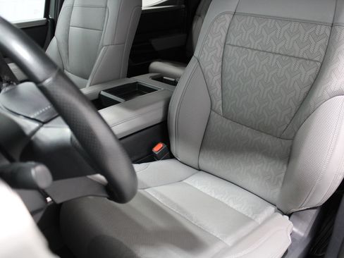 Used 2025 Toyota Tundra Limited AWD/4WD image 15
