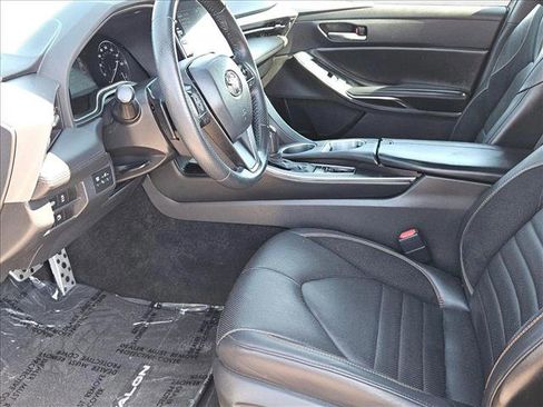 Used 2022 Toyota Avalon XSE image 16