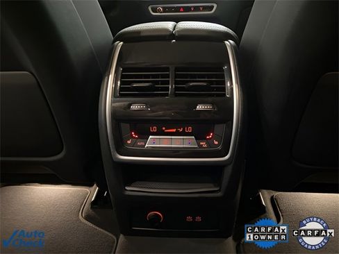 Used 2024 BMW X7 xDrive40i w/ Premium Package image 61