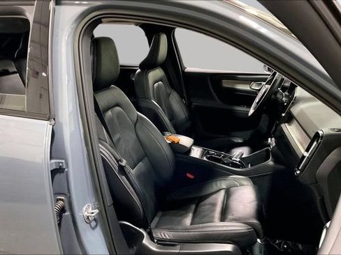 Certified 2023 Volvo XC40 B5 Plus w/ Driver Assist Package AWD/4WD image 10