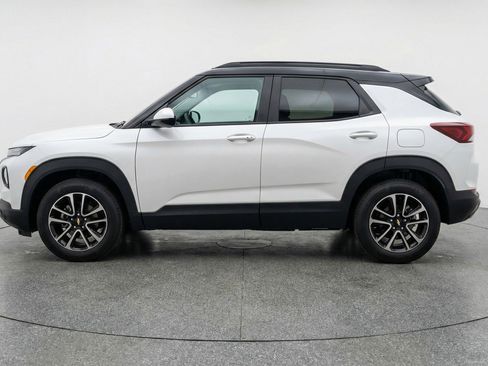Used 2025 Chevrolet TrailBlazer LT image 5