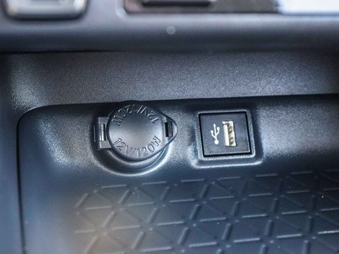 Certified 2025 Toyota RAV4 XLE w/ Convenience Package FWD image 31