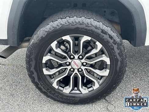 Used 2024 GMC Canyon Denali AWD/4WD image 17