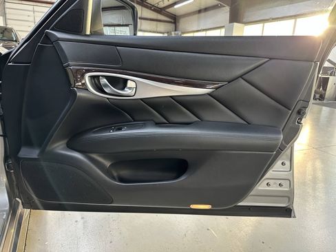 Used 2013 INFINITI M35 w/ Premium Pkg RWD image 16