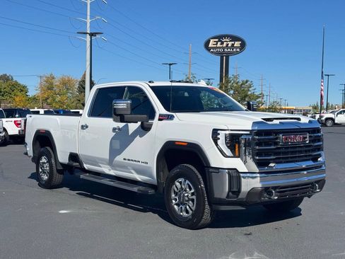 Used 2024 GMC Sierra 3500 SLT w/ SLT Convenience Package AWD/4WD image 3