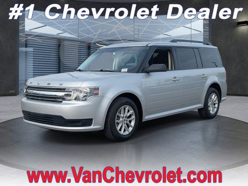 Used 2018 Ford Flex SE image 1