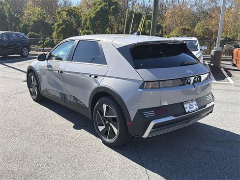 New 2026 Hyundai Ioniq 5 SEL image 5
