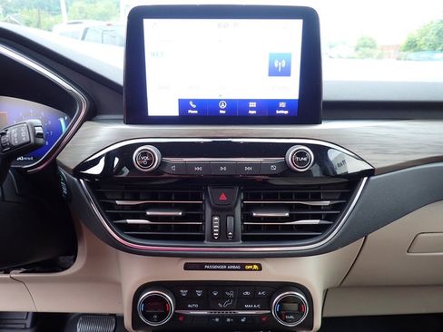 Used 2020 Ford Escape Titanium AWD/4WD image 28