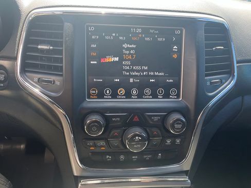 Used 2018 Jeep Grand Cherokee Altitude AWD/4WD image 12