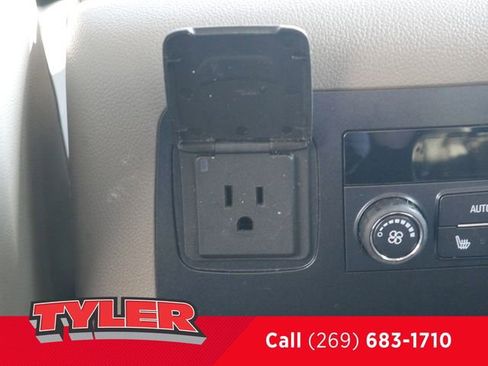 Used 2019 Chevrolet Suburban LT w/ LT Signature Package AWD/4WD image 43