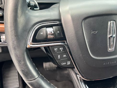 Used 2022 Lincoln Nautilus Reserve w/ Equipment Group 202A image 19