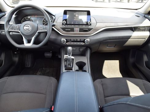 Used 2025 Nissan Altima 2.5 SV AWD/4WD image 5