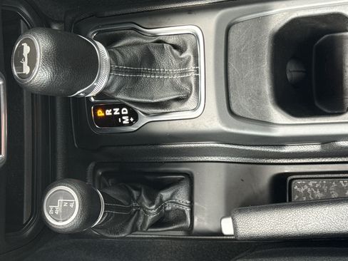 Used 2024 Jeep Wrangler Sport AWD/4WD image 24