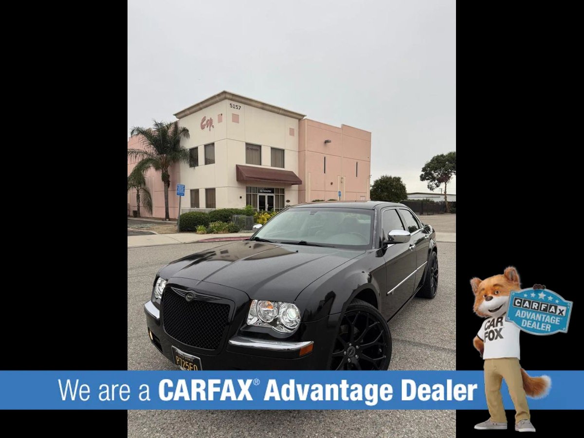 Used 2010 Chrysler 300 C w/ Luxury Group II AWD/4WD image 5