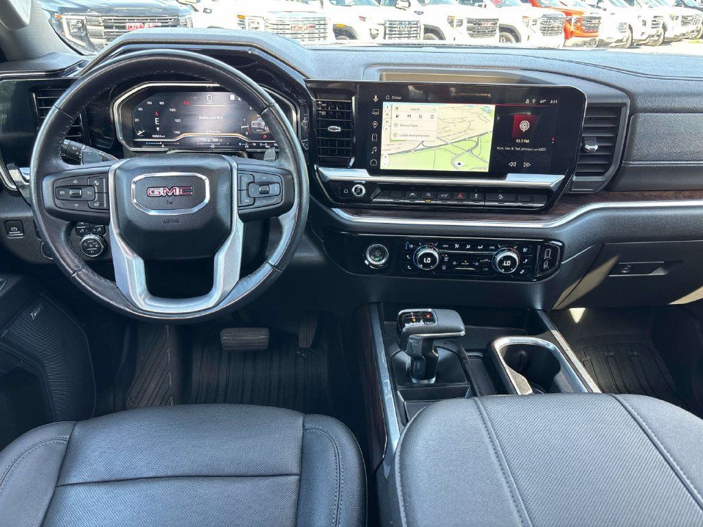 Used 2023 GMC Sierra 1500 SLT w/ SLT Premium Package AWD/4WD image 10