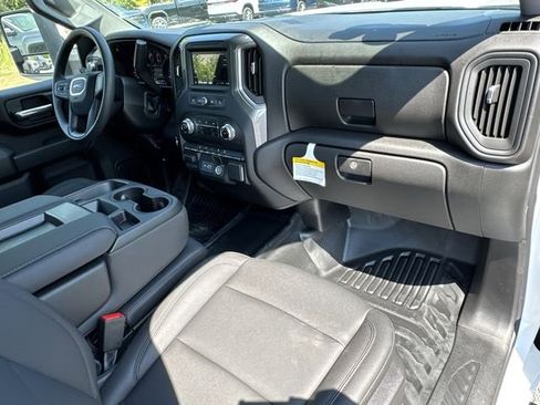 New 2025 GMC Sierra 3500 Pro image 25