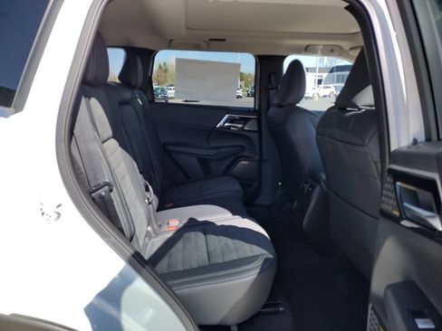 New 2026 Mitsubishi Outlander SE AWD/4WD image 11